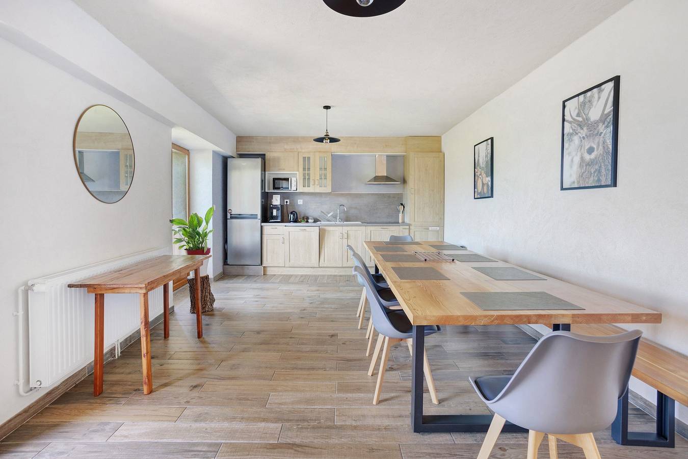 Bed & Breakfast „Chamois – Camping Le Mont Orel“ mit Seeblick und Gemeinschaftsterrasse in Saint-André-d'Embrun, Nationalpark Écrins