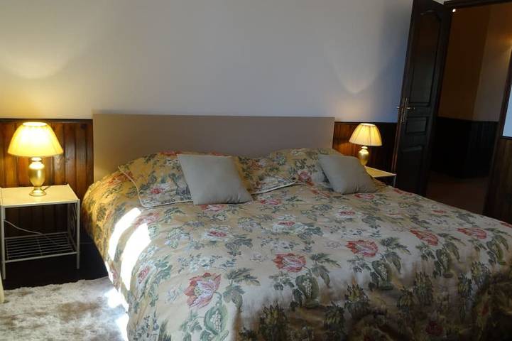 Gîte pour 8 personnes, avec jardin et piscine à Talizat - 2