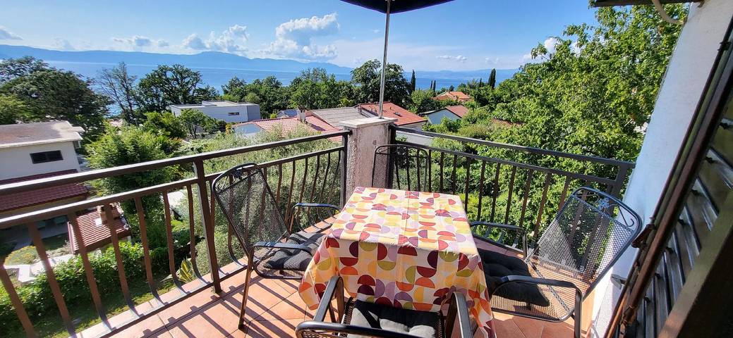 Apartament wakacyjny dla 2 osób, z ogród w Njivice