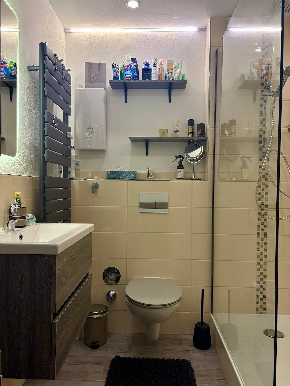 Entire apartment, Apartment "Where Business and Relaxing Meet" with Terrace, Garden & Wi-Fi in Bad Salzuflen, Kreis Lippe