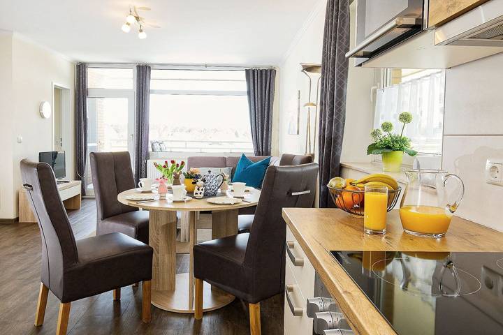 Ferienwohnung für 4 Personen, mit Ausblick und Balkon sowie Sauna in Sahlenburg