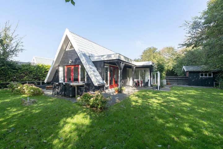 Ferienhaus für 8 Personen, mit Balkon/Terrasse und Terrasse sowie Garten in Groote Keeten