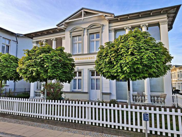 Ferienwohnung für 2 Personen, mit Balkon und Terrasse in Ahlbeck