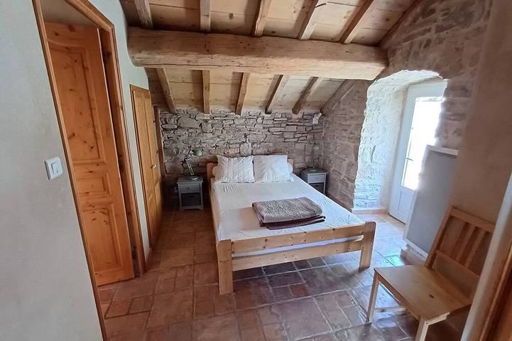 Location de vacances pour 8 personnes, avec jardin à Hures-la-Parade - 2