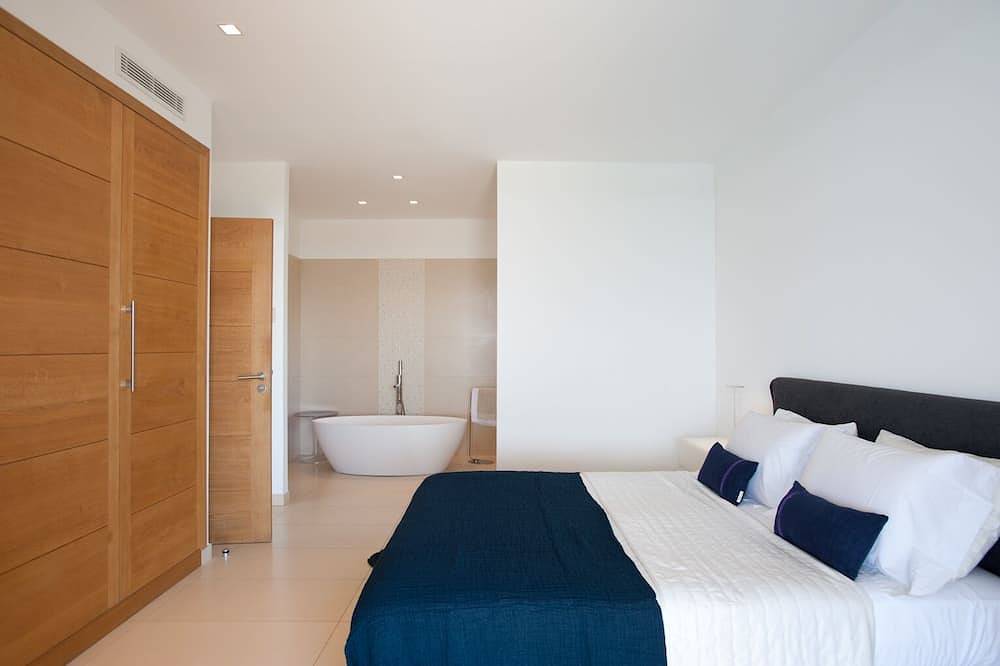 Magnífica villa con impresionantes vistas de la playa de Palombaggia Acceso privado al mar in Palombaggia, Porto Vecchio