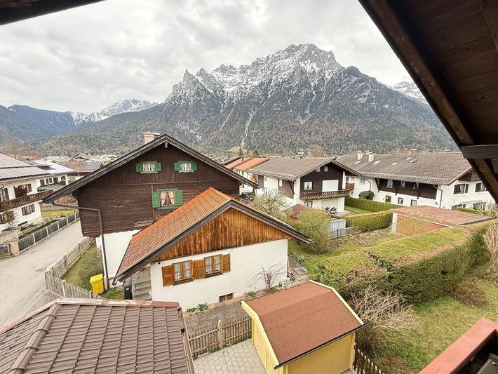 Ferienwohnung für 2 Personen, mit Balkon und Ausblick im Mittenwald