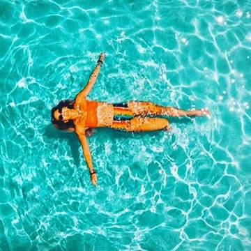 Chambre d’hôte pour 4 personnes, avec vue et piscine ainsi que jardin et sauna à Nyons