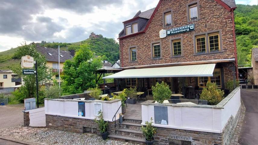 Ferienhaus für 2 Personen, mit Terrasse und Garten sowie Ausblick in Klotten