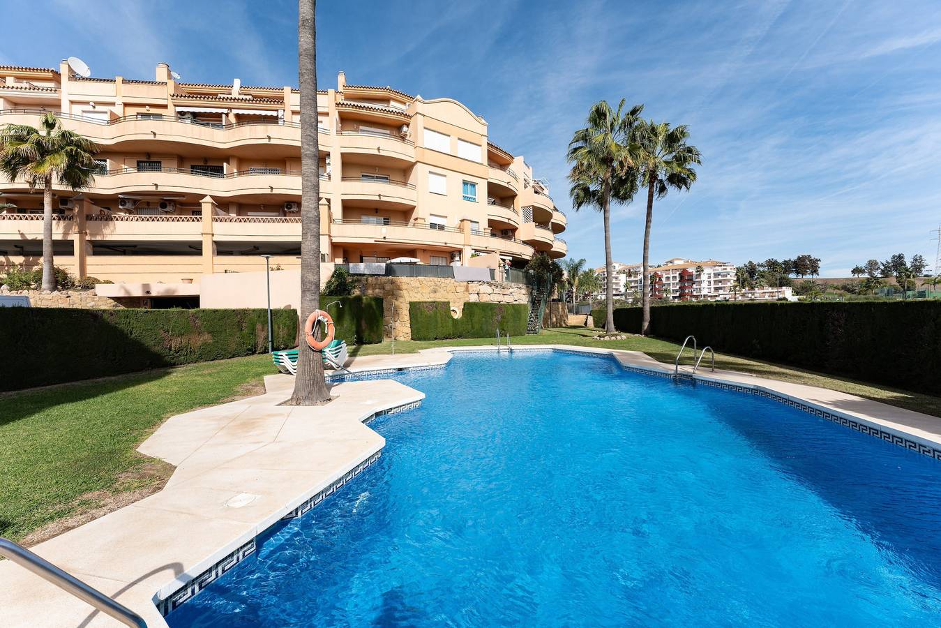 Appartement entier, Appartement de vacances "Penthouse 3-Bedroom Duplex" avec vue sur la mer, piscine partagée et Wi-Fi in Riviera del Sol, Mijas