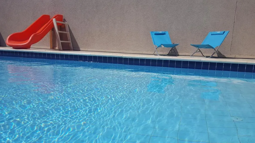 Casa de vacaciones para 4 personas, con piscina para niños además de piscina y jardín, Familias con niños - 1