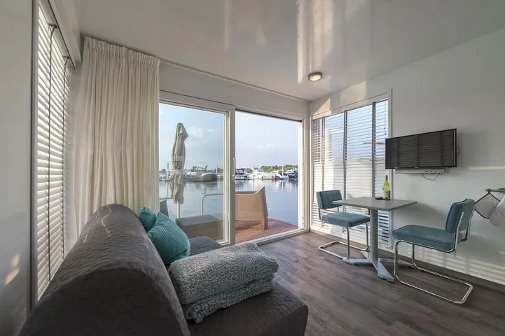 Privé-eilandje: genieten van bourgondisch Maastricht en de rust op het water in Maastricht, Limburg
