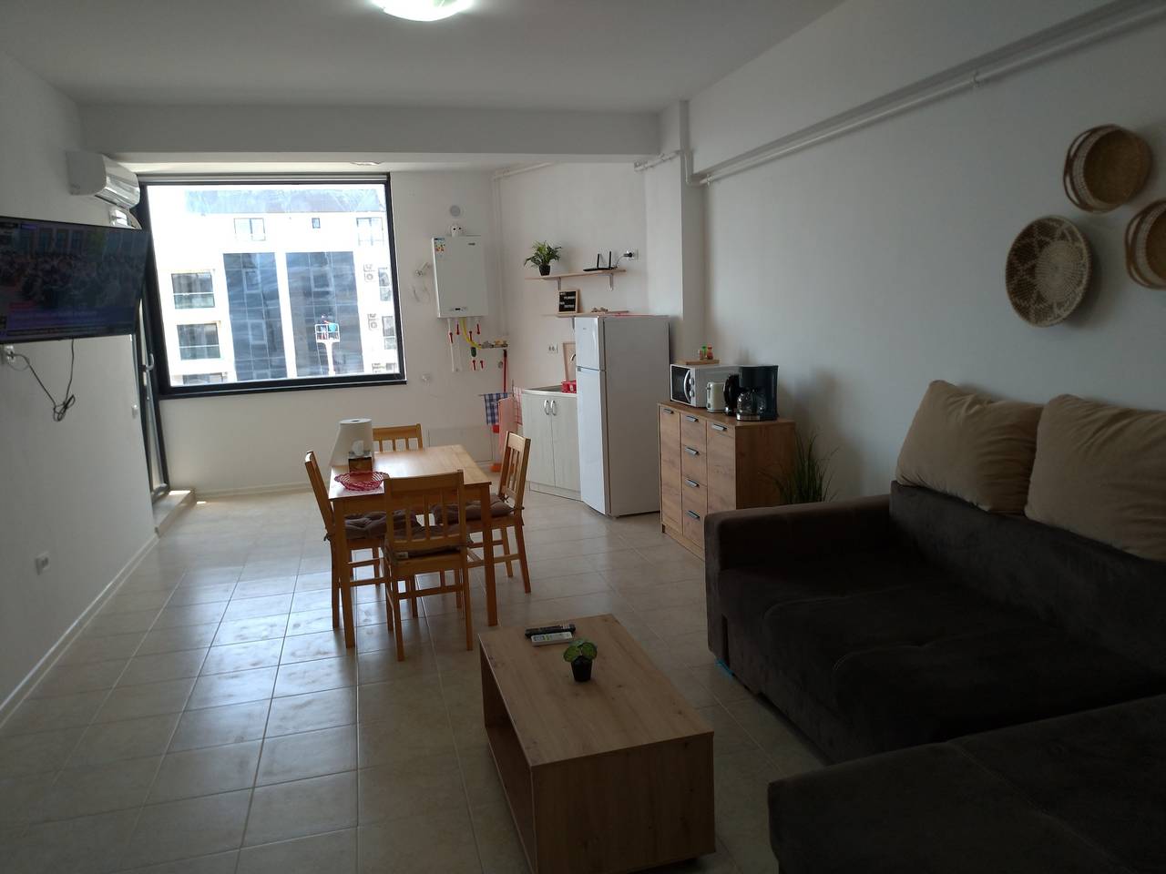 Hel lägenhet, 2 Appartments , next to each other, on the beach, splendid view, max 12 persons in Constanța guovlu