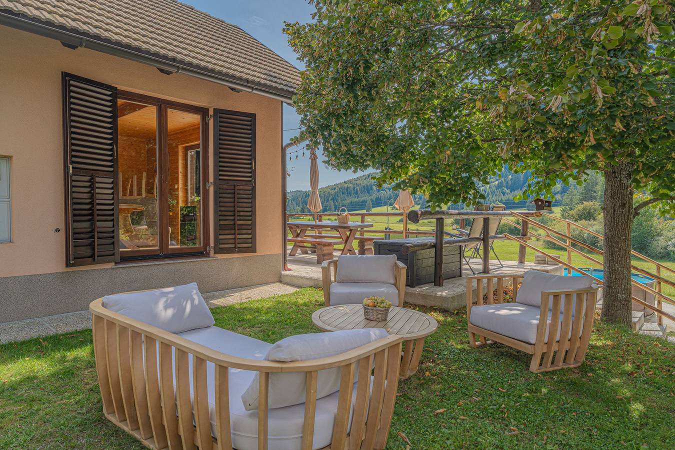 Family Friendly Kraševec Lodge in Slowenien