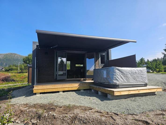 Zelt für 2 Personen, mit Terrasse und Whirlpool sowie Ausblick