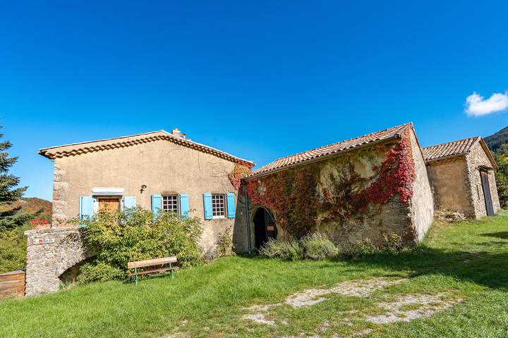 Maison de vacances pour 6 personnes, avec jardin, animaux acceptés dans la Drôme