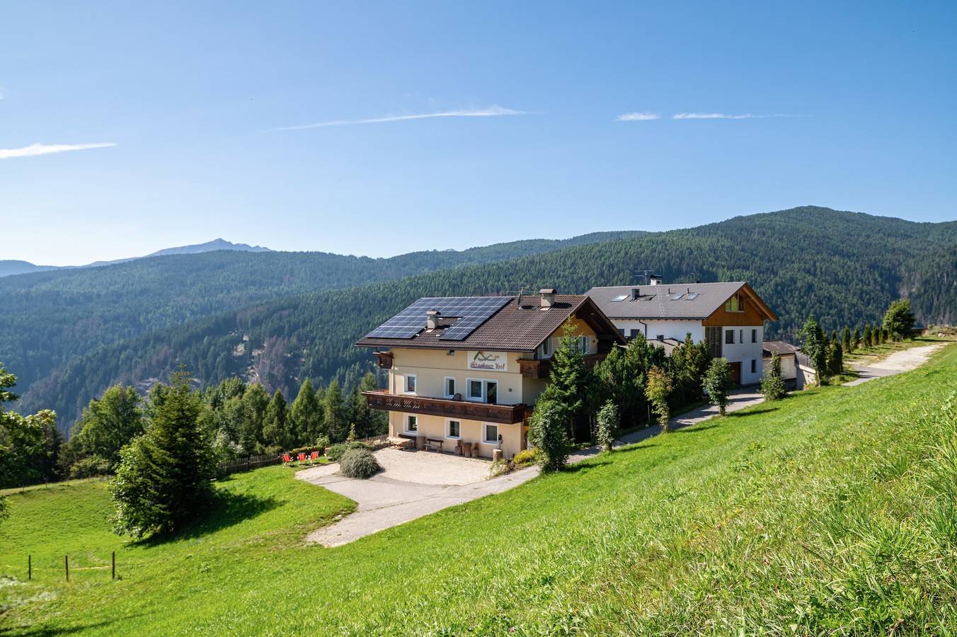 Ganzes Studio, Gemütliches Apartment Waldblick mit Bergpanorama & Terrasse in Meransen in Meransen, Mühlbach