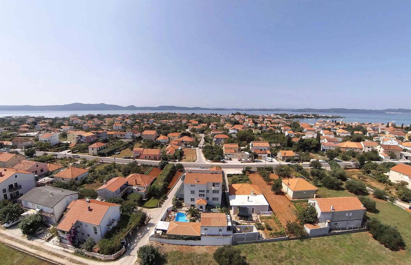 Całe studio, Studio z klimatyzacją i basenem  in Sukosan, Zadar