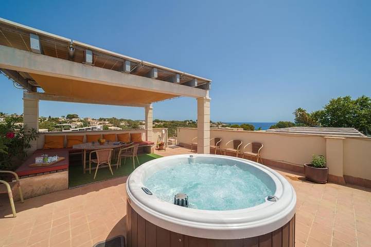 Holiday apartment for 6 people, with pool and garden as well as hot tub - 1
