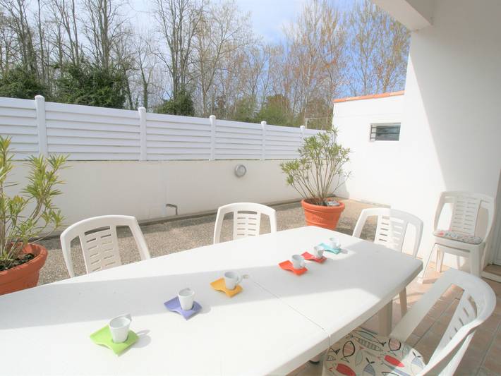 Location de vacances pour 6 personnes, avec jardin et terrasse dans Plage Sainte-Anne