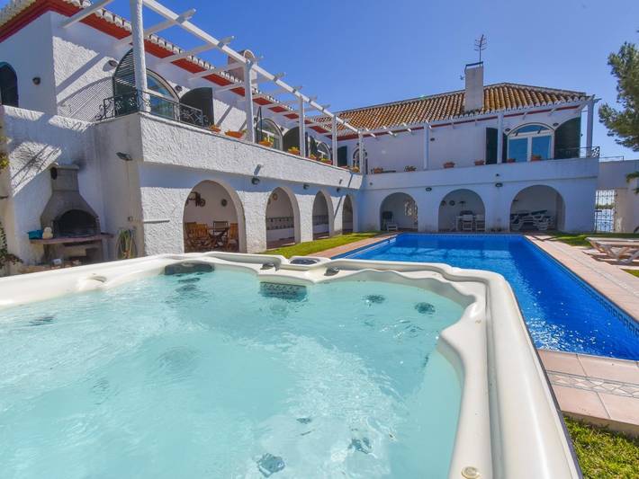 Belle et spacieuse villa avec piscine privée in Los Pinos (Almuñecar), Almuñecar