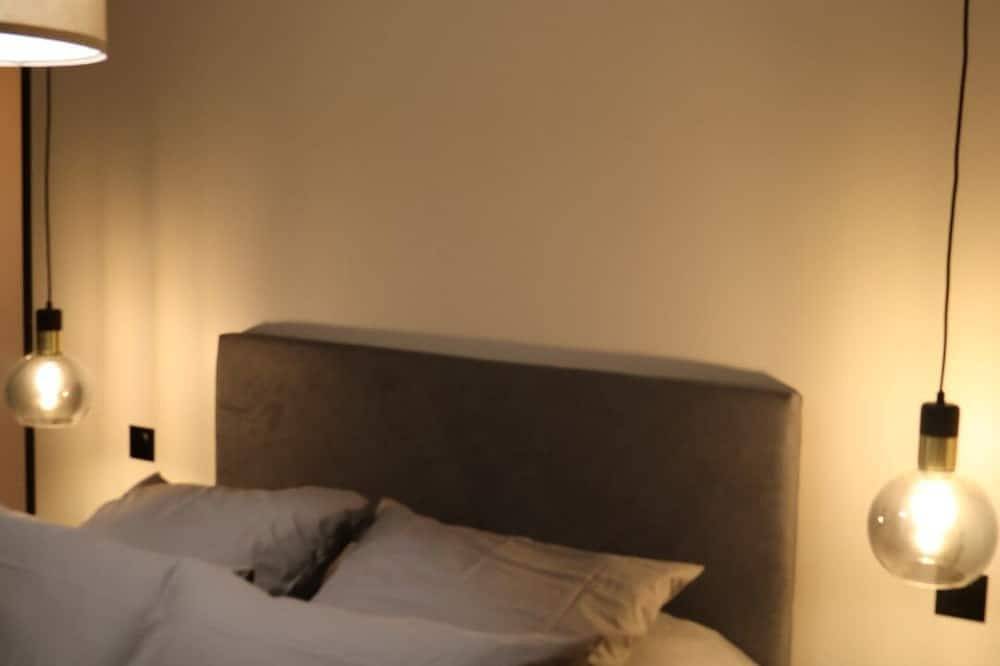 Entire apartment, Appartement Cosy vue sur la Seine ! À 15 Minutes des Champs-élysées ! in Courbevoie, Hauts-de-Seine