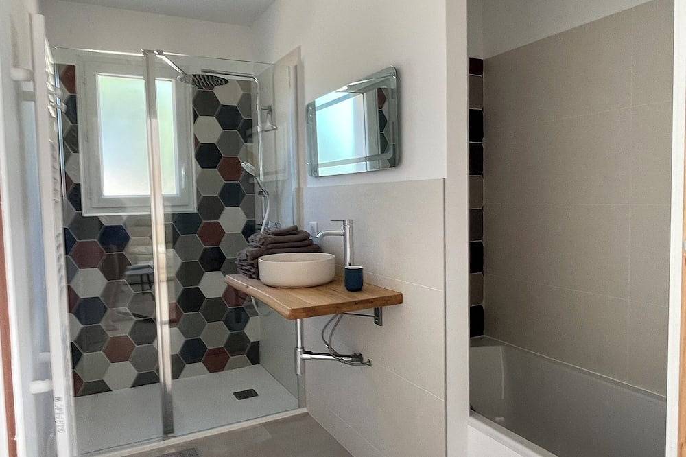 Comfortable new house in Le Cannet-des-Maures, Draguignan Region