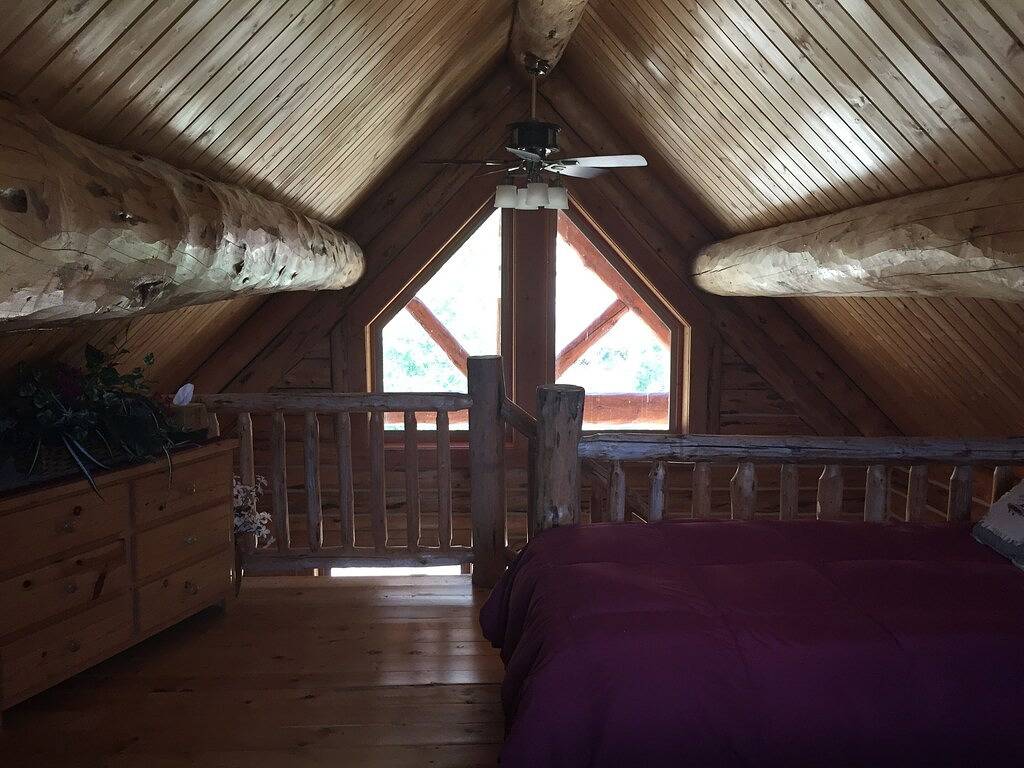 Kommen Sie In Unserer Schönen Kabine, Die Auf Den Bänken Des Grossen Lochflusses Sitzt in Anaconda-Deer Lodge County, Deer Lodge County