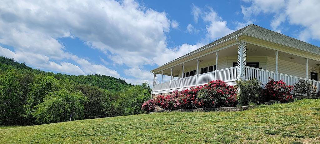 Mountain Retreat. Relax and Recharge. \nspacious House with Sunny Terrace. Views in Caldwell County