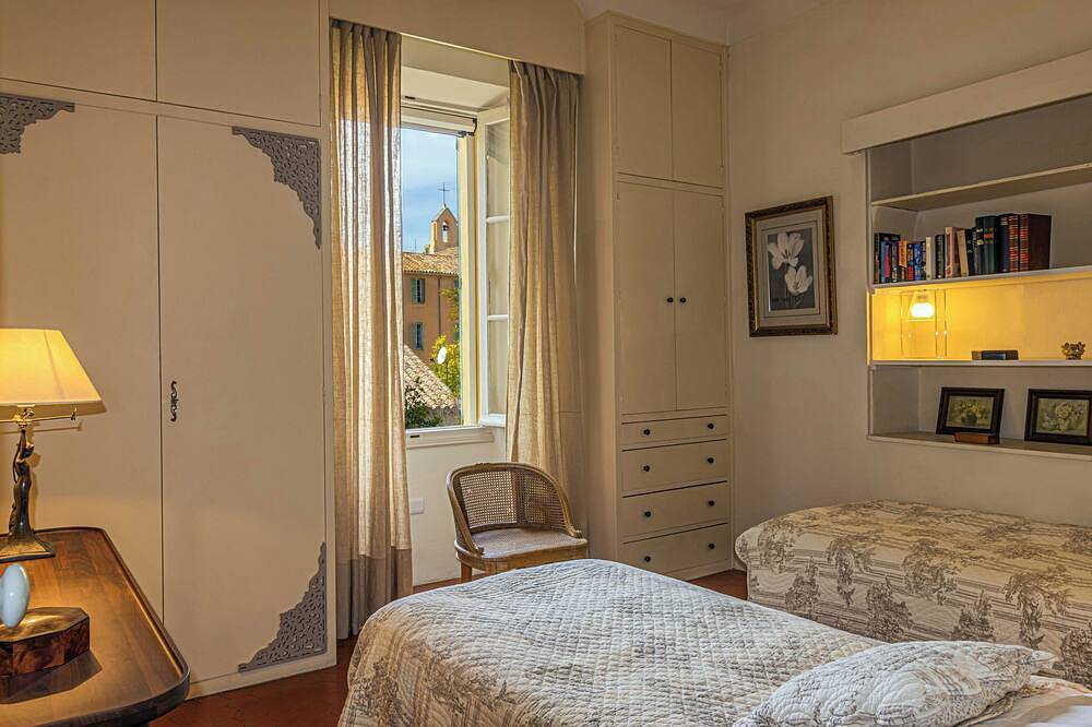 Villa aus dem 19. Jahrhundert, 2 Gehminuten von der Place des Lices - Saint-Tropez entfernt in Saint-Tropez, Mittelmeerküste (Frankreich)