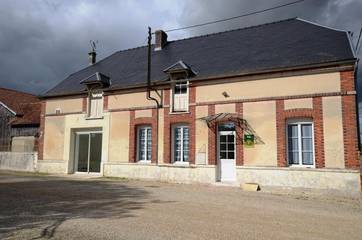Gîte pour 6 personnes, avec terrasse et jardin dans Champfleury