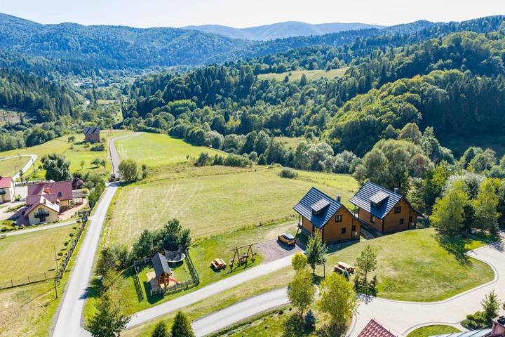 Ośrodek wypoczynkowy dla 6 osób, z Balkon i Jacuzzi oraz Taras i Ogród w Podkarpacie