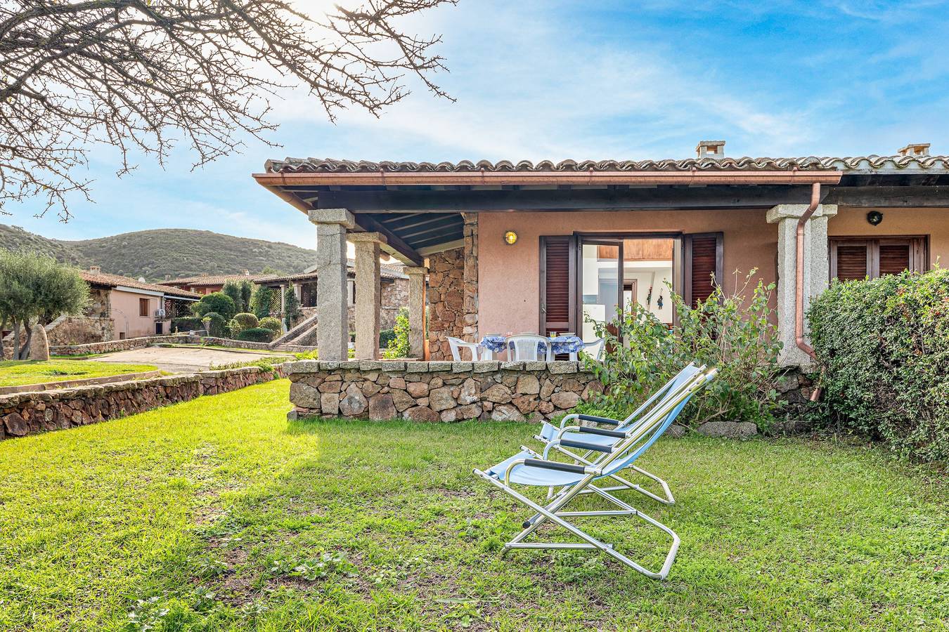 Ferienhaus 'Villetta A 800mt Dall'Isuledda' mit gemeinsamer Terrasse in Lu Miriacheddu, San Teodoro