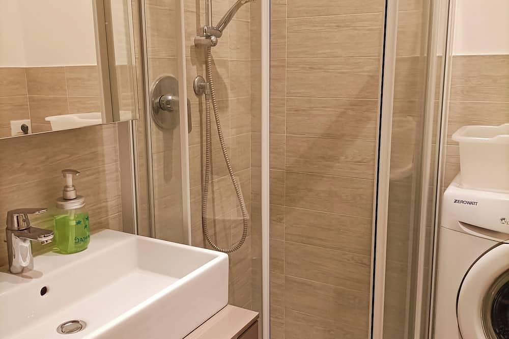 Entire apartment, Two Bedroom located in the center a few steps from the sea cod. Cin It009034C2Vlv9Yzy3 in Loano, Riviera di Ponente