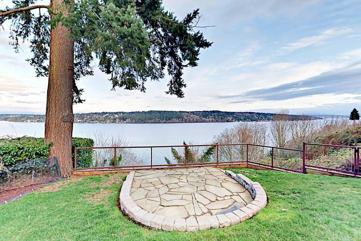 Casa de vacaciones para 4 personas, con vistas al lago además de vistas y terraza - 1
