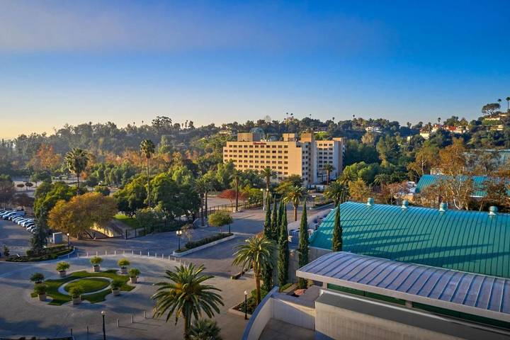 Sheraton Fairplex Suites & Conference Center in Pomona, Mount Baldy
