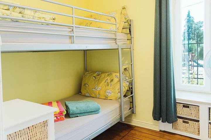 Gîte pour 4 personnes, avec jardin et piscine à Villeneuve-la-Comtesse - 3