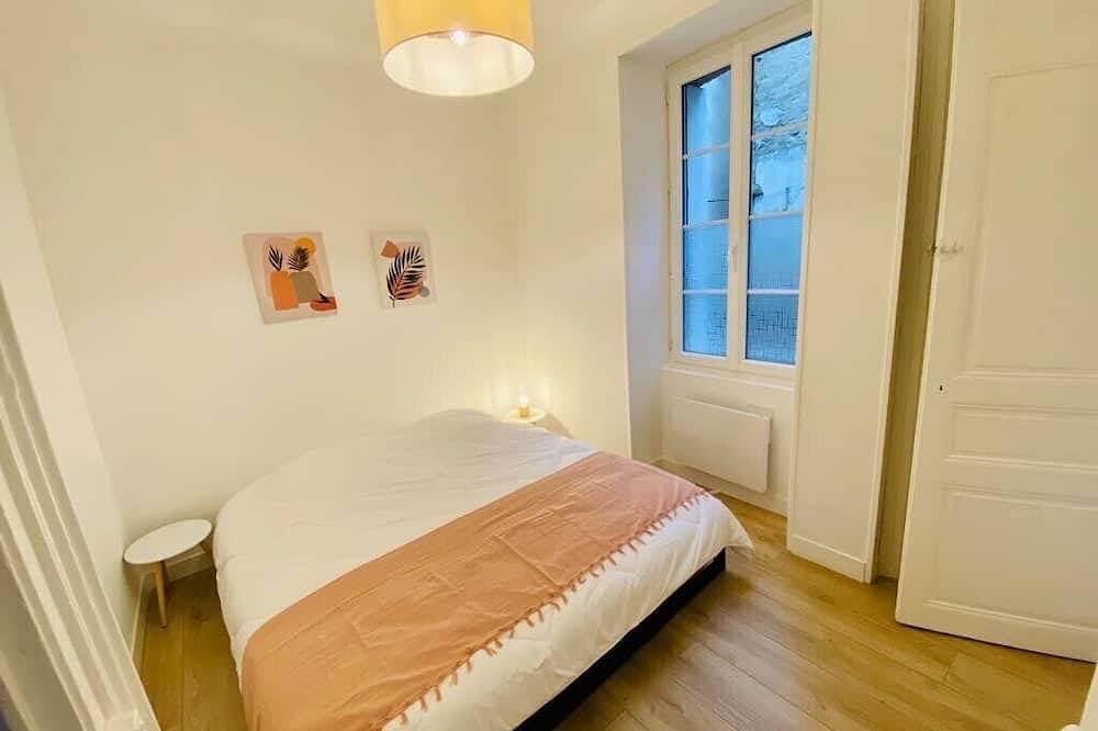 Apartamento entero, Apartamento-Familiar-Baño privado con ducha in Laval, Mayenne (desambiguación)