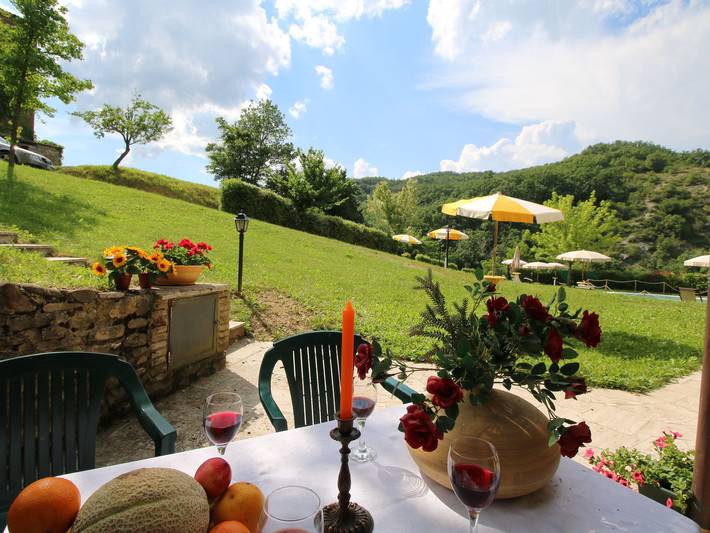 Agriturismo per 5 persone, con Terrazza e Giardino nonché Piscina a Apecchio
