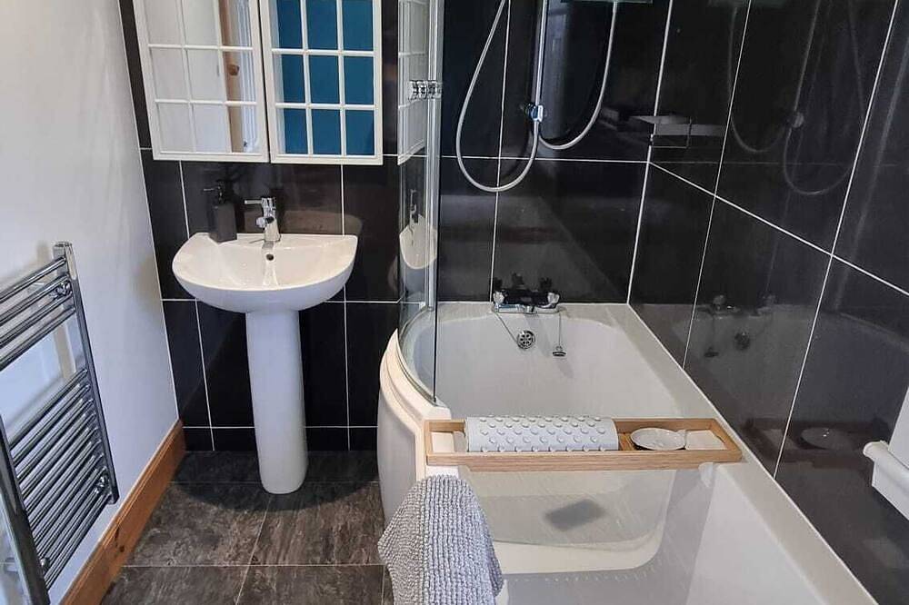 A Spacious 3-Bedroom Retreat at the Gateway to the Highlands in Nevis Range, Fort William