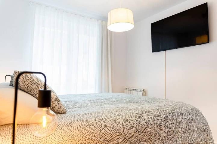 Ganze Wohnung, By Ski Lift, Scenic Terrace & Free Parking in Arinsal, Pal Arinsal
