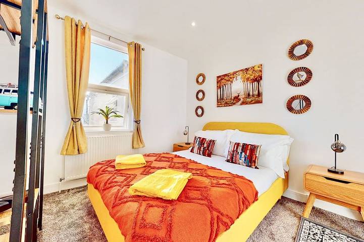 Ganze Wohnung, Funky 2 Bed Apartment in the Heart of Historic Rochester in Rochester, Kent Downs