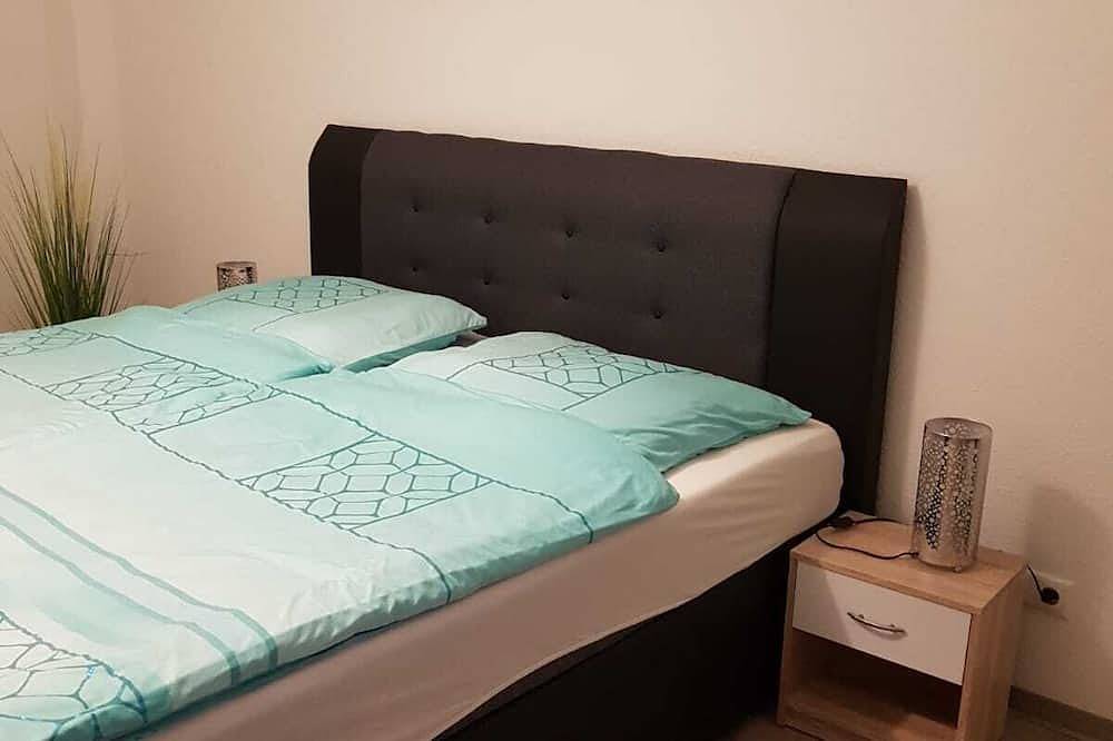 Ferienwohnung/Haus/Monteurwohnung- Am Schlosspark  in Ostseenähe 6 Personen+Kd. in Süderholz, Vorpommern-Rügen