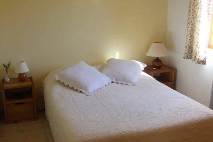 Gîte pour 4 personnes, avec terrasse et jardin, animaux acceptés à Roche-Saint-Secret-Béconne - 3