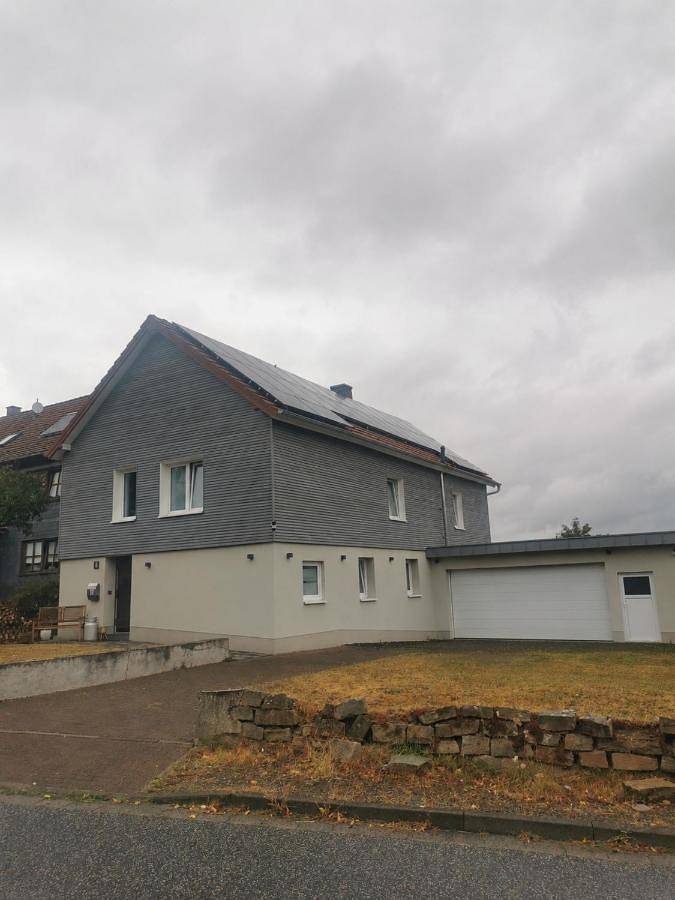 Ferienwohnung für 6 Personen, mit Whirlpool und Terrasse sowie Garten und Pool in Bad Wildungen
