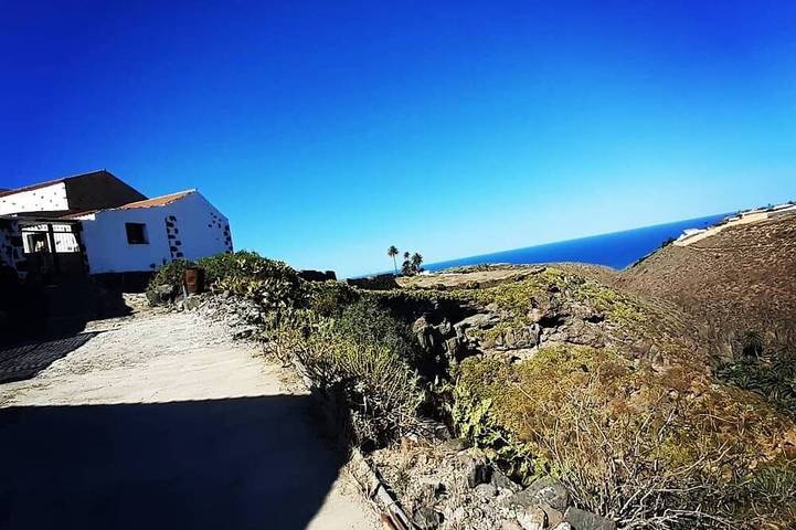 Ganze Wohnung, Gemütliches Studio mit Eigene Terrase, Haustierfreundlich, Ozeanblick in Firgas, Gran Canaria Nord