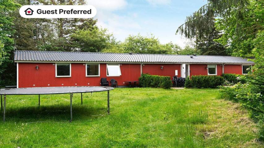 Ferieudlejning for 20 personer, med terrasse i Herning