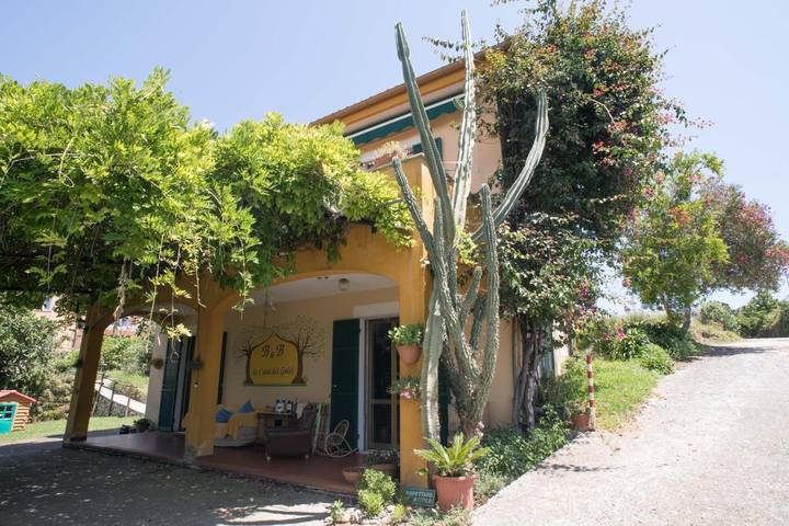 B&b per 2 persone, con Terrazza e Giardino a Loano