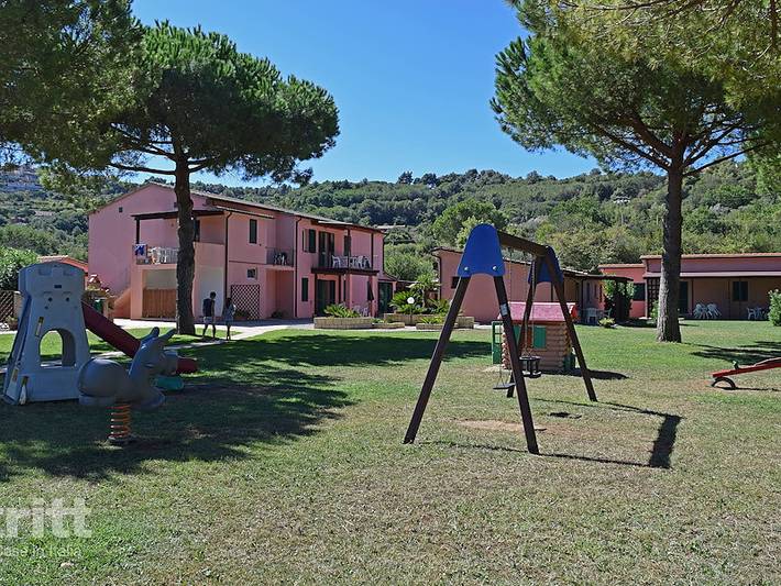 Resort per 3 persone, con piscina e balcone/terrazza nonché terrazza in Toscana