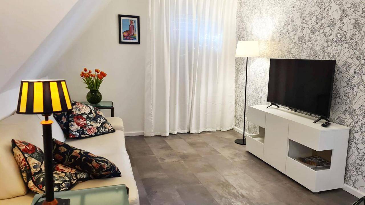 Ganze Wohnung, Weinstock - klimatisierte Ferienwohnung mit Sonnenterrasse in Reil, Bernkastel-Kues & Umgebung