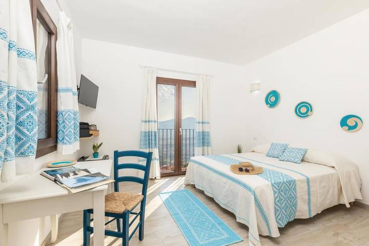 B&b per 2 persone, con terrazza e panorama in Baunei